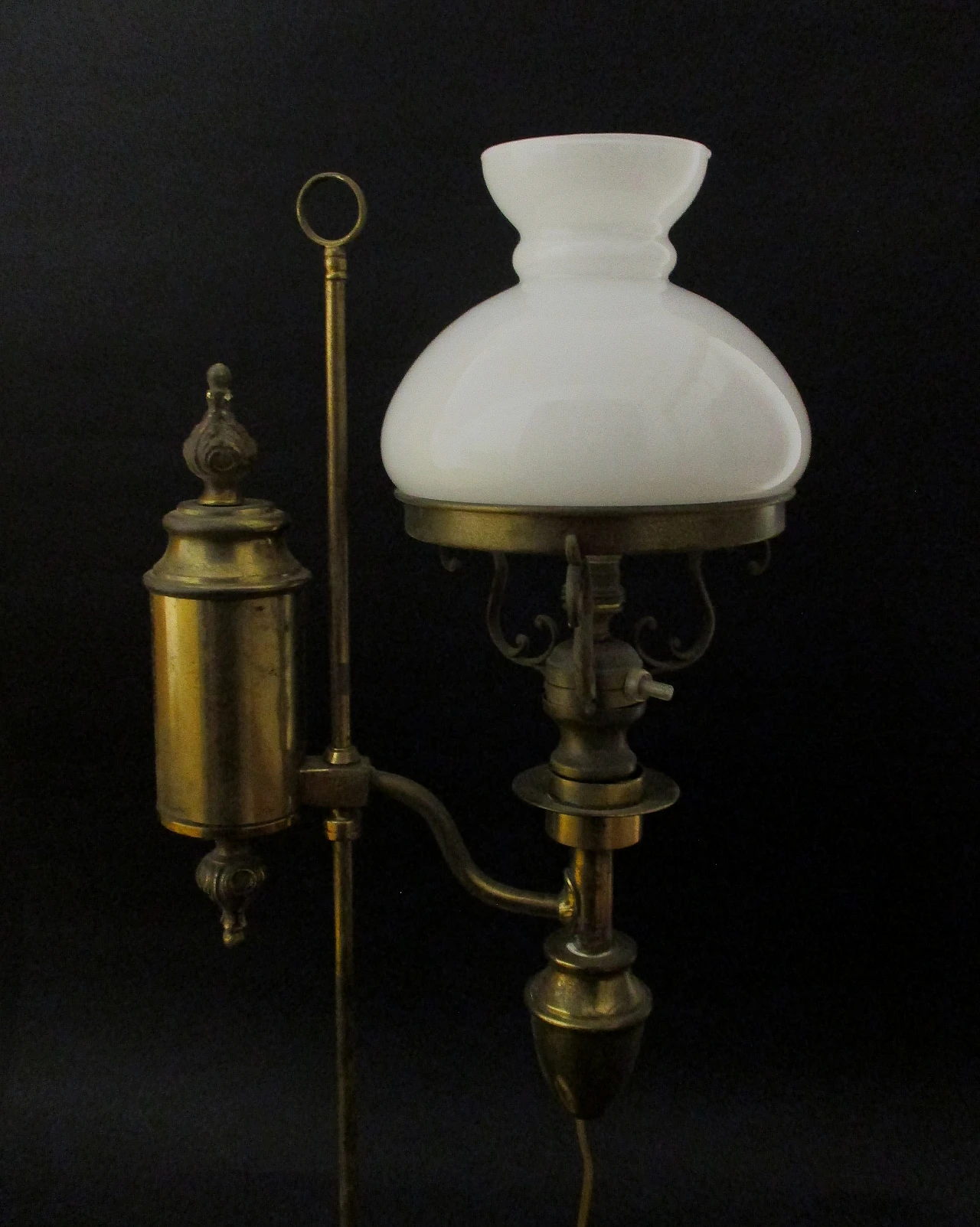 Liberty desk lamp in brass and glass, 20th century 8