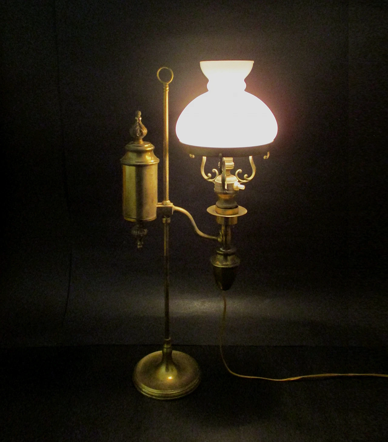 Liberty desk lamp in brass and glass, 20th century 9