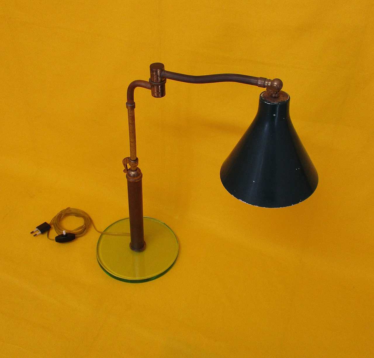 Pietro Chiesa lamp for Fontana Arte in brass and glass, 1940s 4