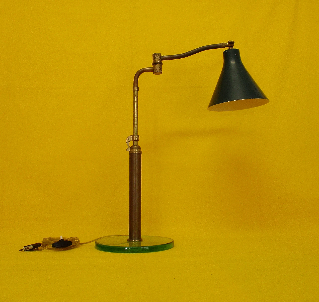 Pietro Chiesa lamp for Fontana Arte in brass and glass, 1940s 5