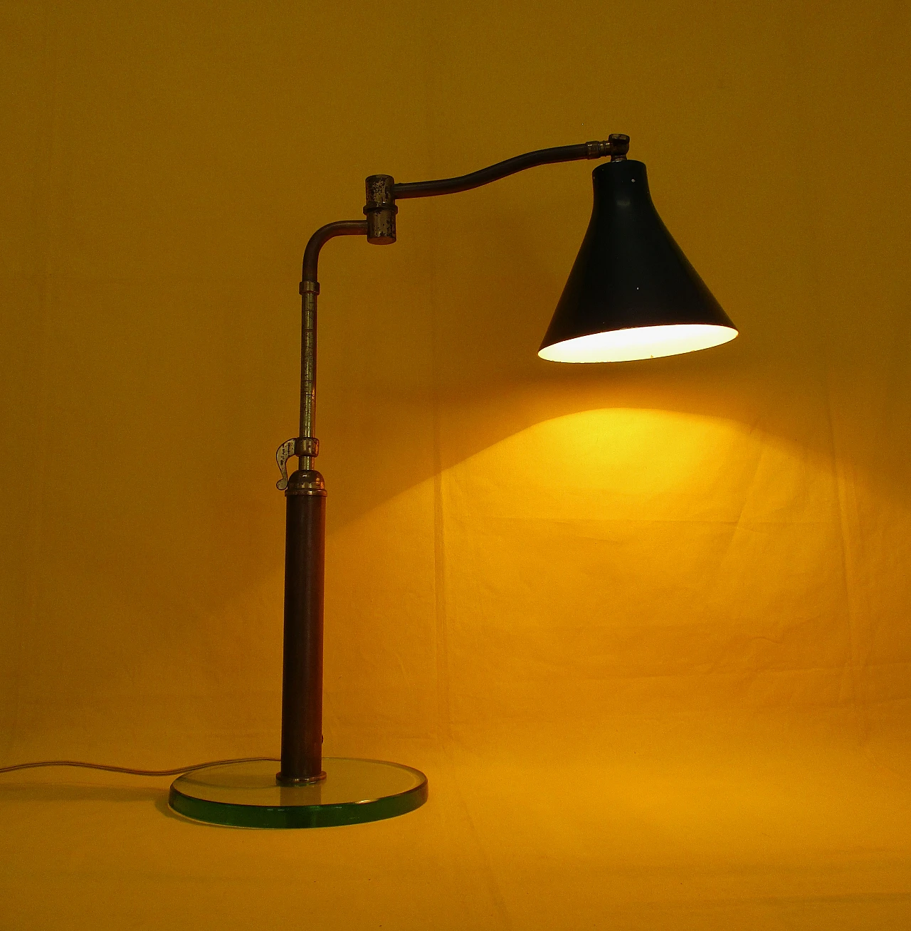 Pietro Chiesa lamp for Fontana Arte in brass and glass, 1940s 9