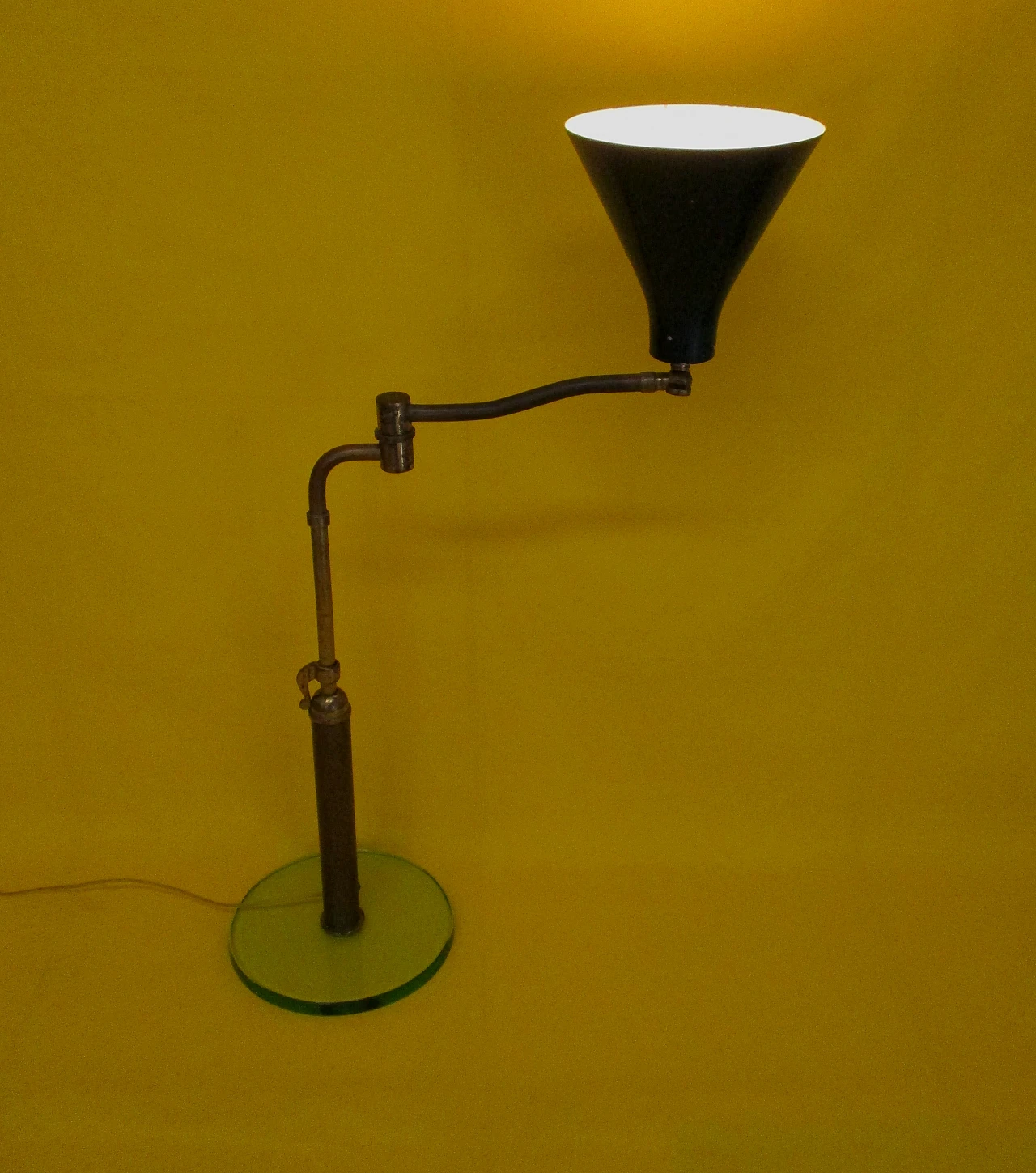 Pietro Chiesa lamp for Fontana Arte in brass and glass, 1940s 10