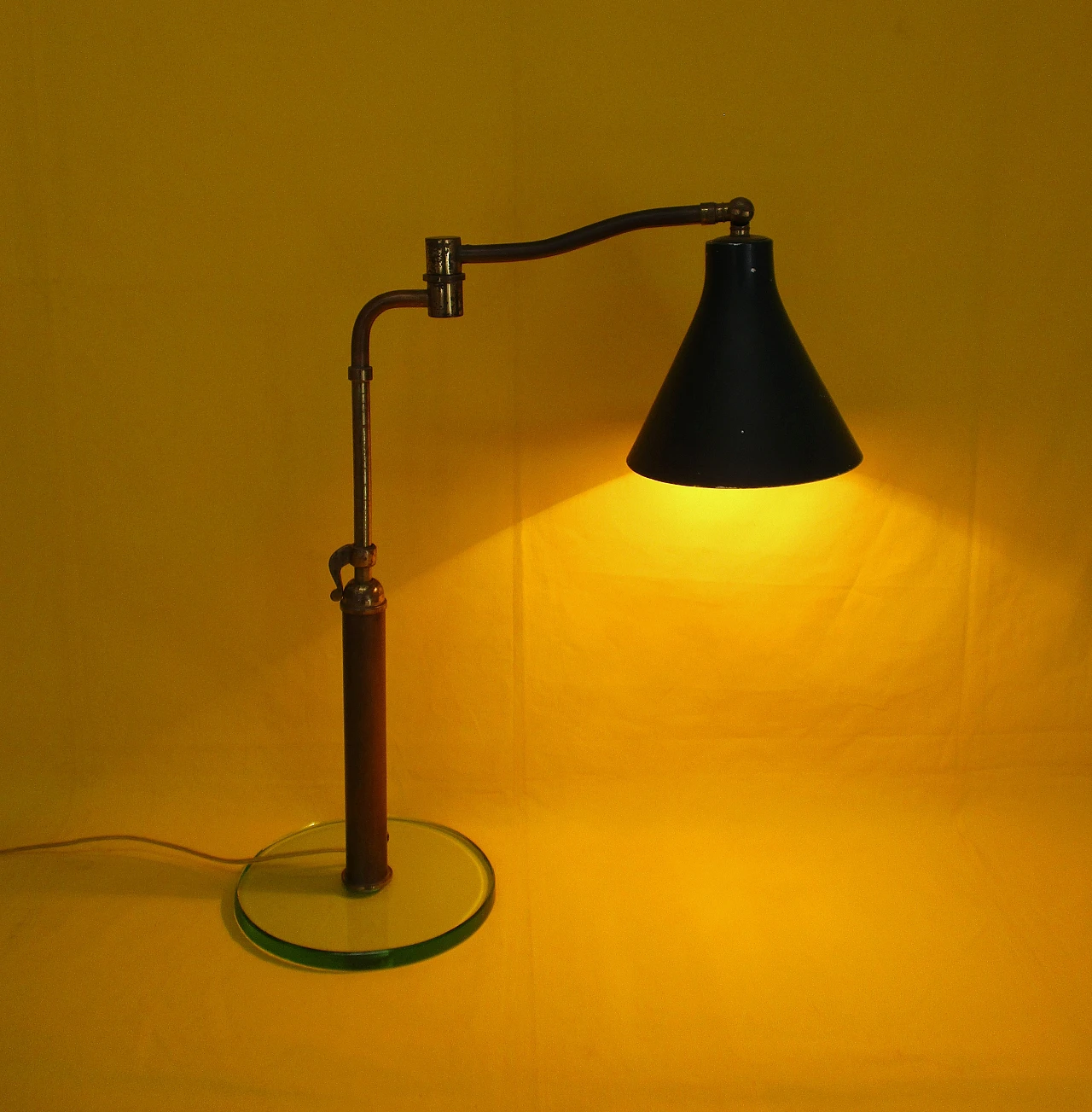 Pietro Chiesa lamp for Fontana Arte in brass and glass, 1940s 11