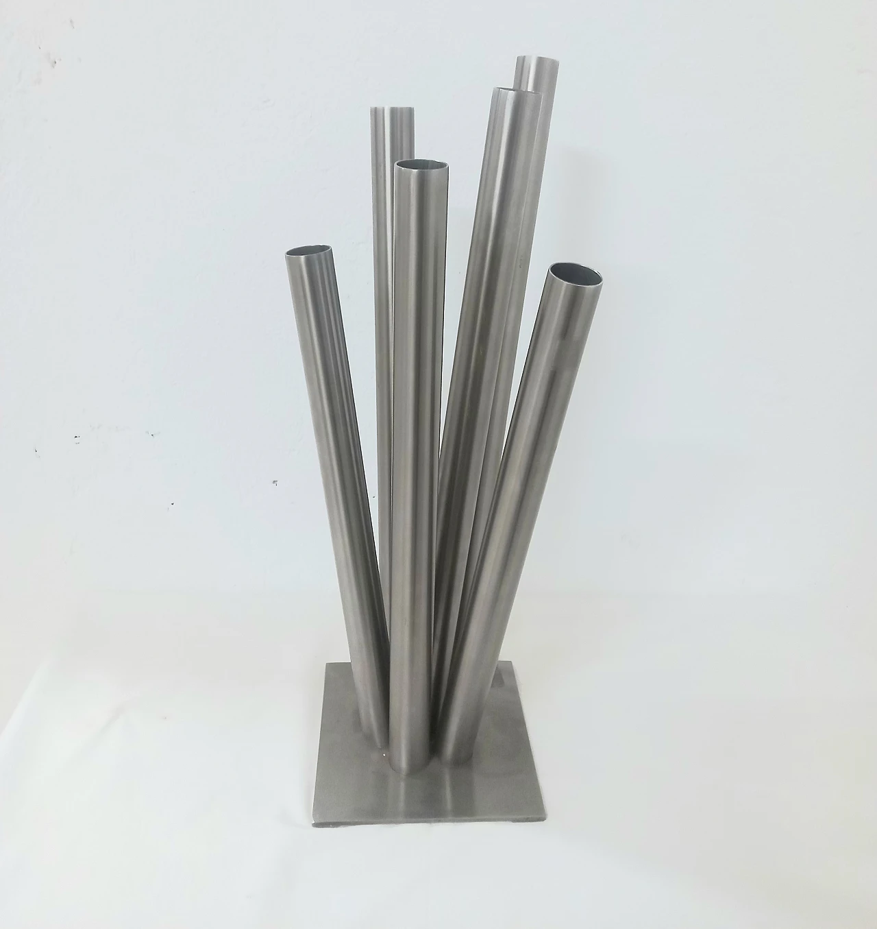 Cculpture centerpiece in metal, 1970s 4