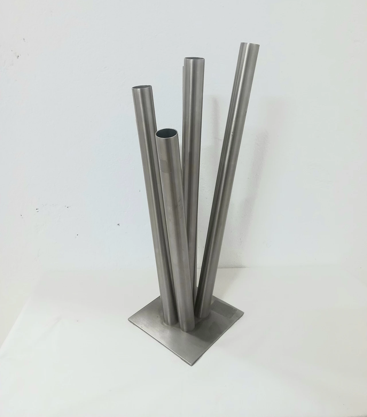 Cculpture centerpiece in metal, 1970s 5