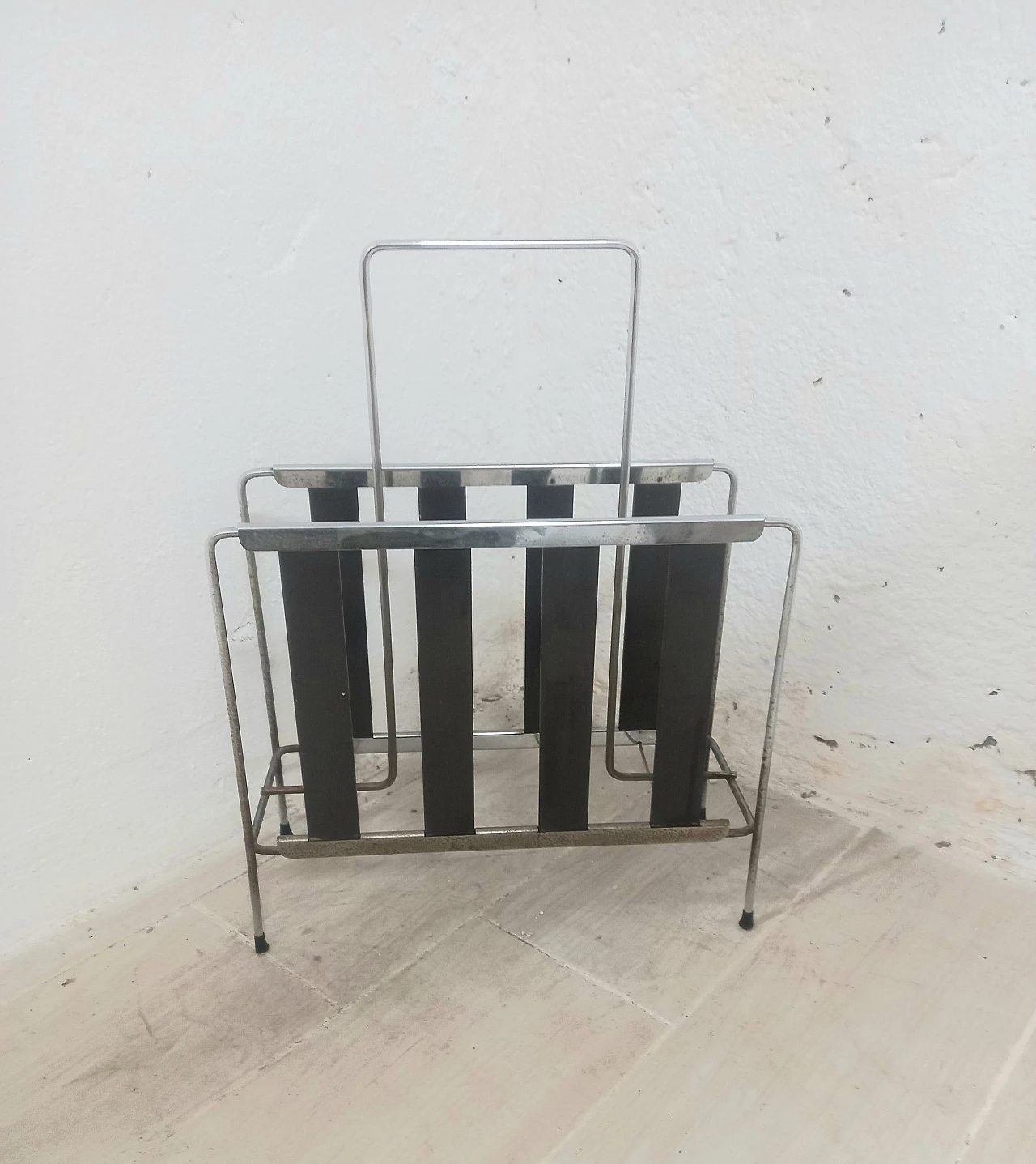 70s metal and wood magazine rack 2