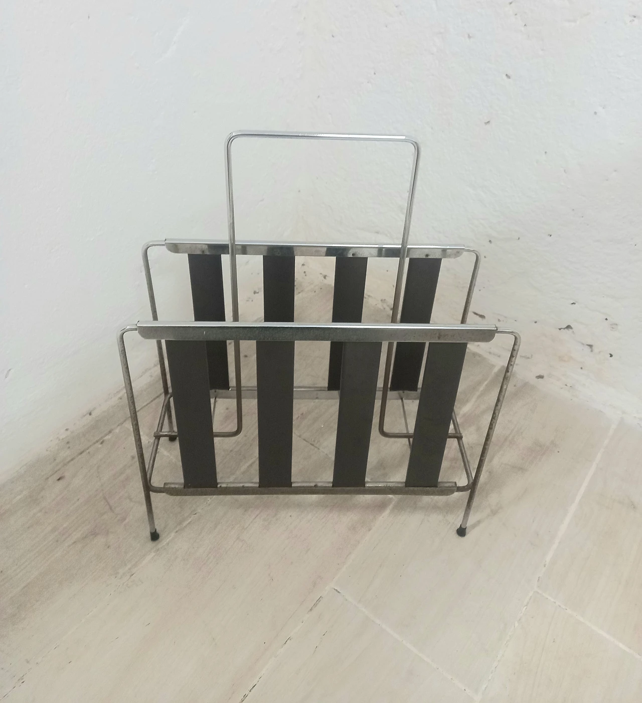 70s metal and wood magazine rack 3