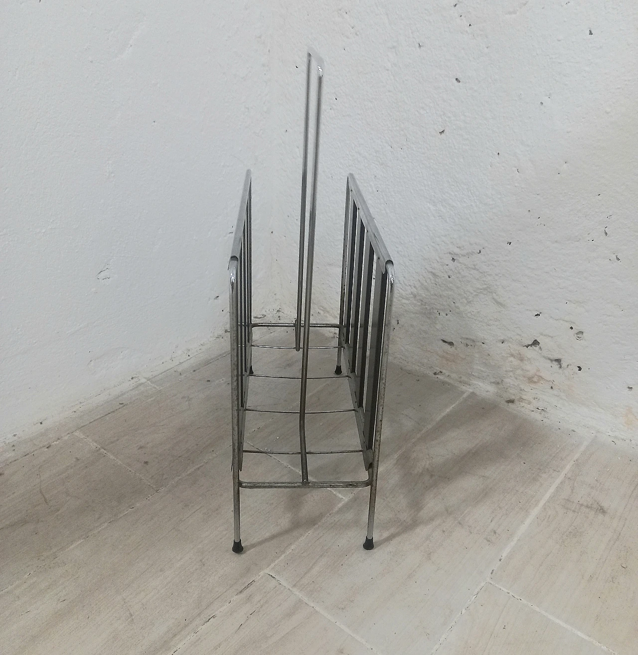 70s metal and wood magazine rack 5