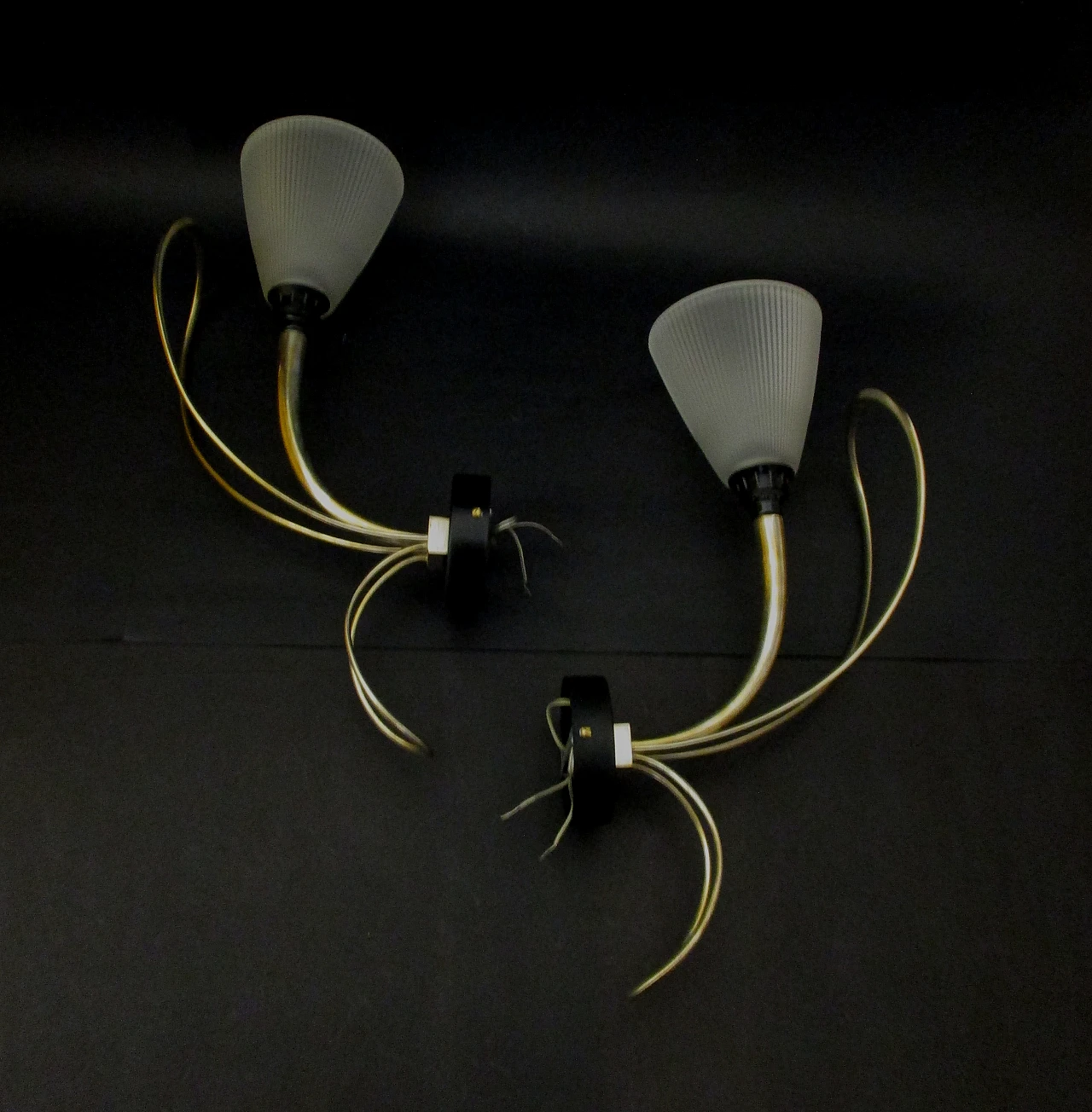 Pair of Angelo Mangiarotti wall lights in brass and glass,1970s 3