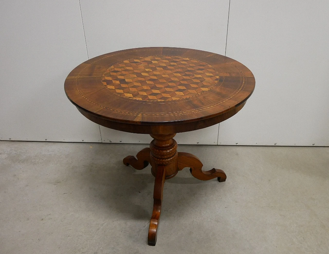 Rolo round table in precious wood, Emilan, late 19th century 1