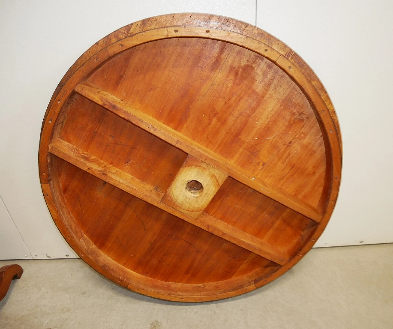 Rolo round table in precious wood, Emilan, late 19th century 4