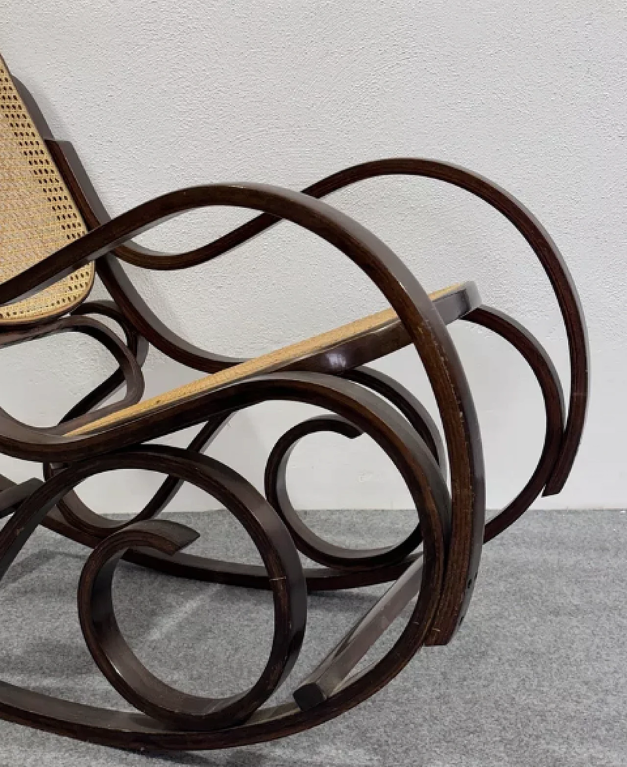 Poltrona a dondolo tipo Thonet, anni '80 4