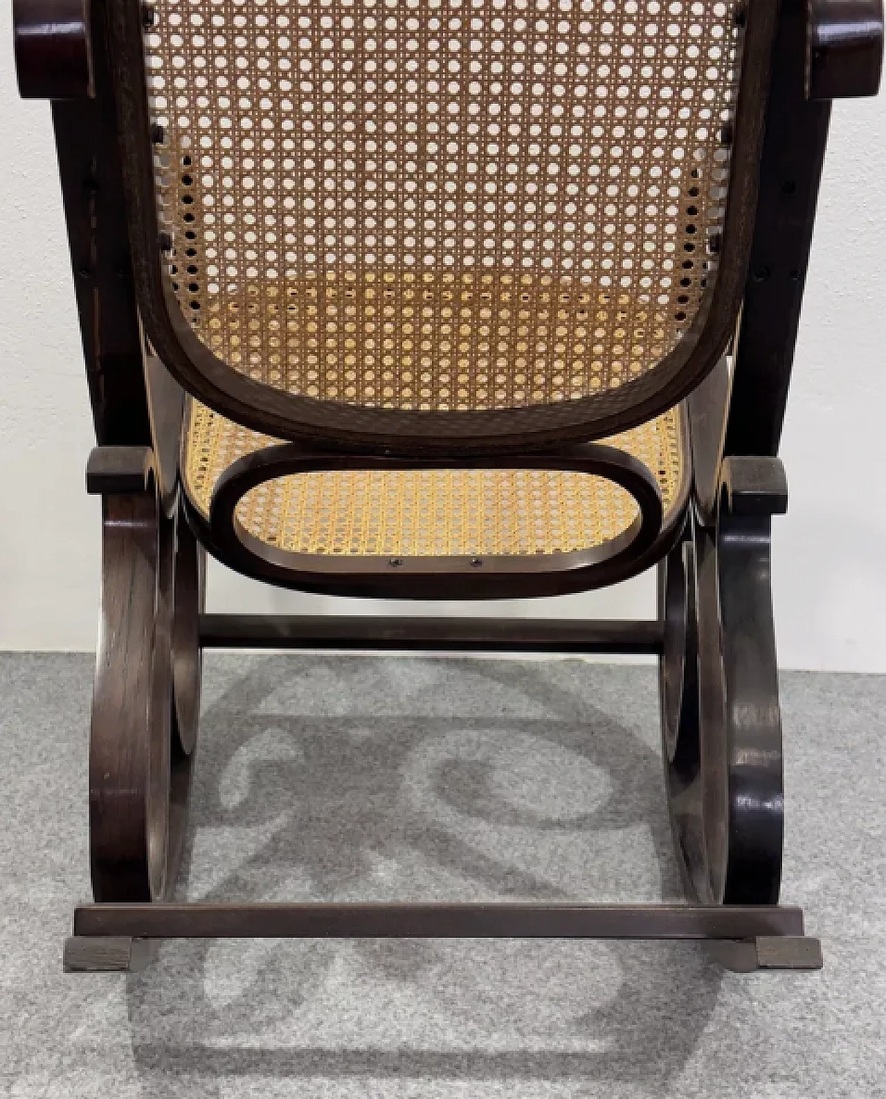 Poltrona a dondolo tipo Thonet, anni '80 6