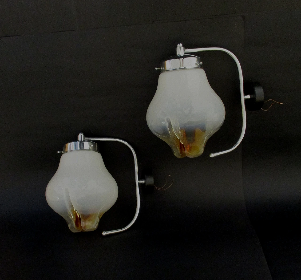 Pair of Toni Zuccheri wall lamps for Mazzega in metal, Murano glass, 1960s 3