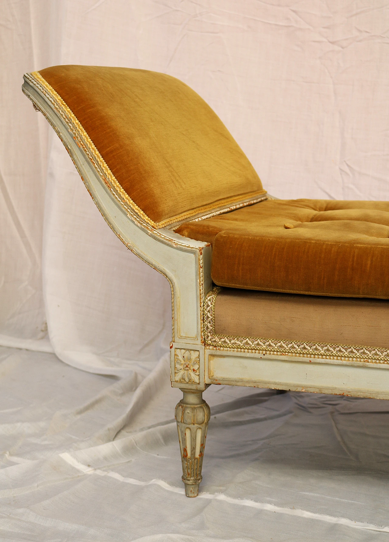 Yellow velvet Louis XVI Chaise Lounge, 1890s 4