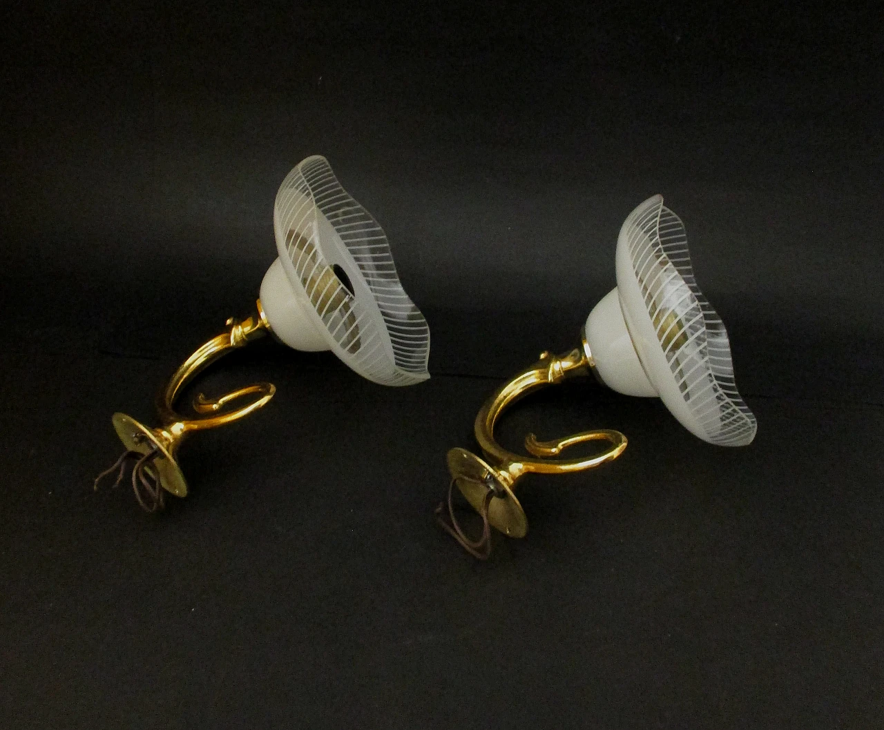 Pair of designer wall lights in brass and glass from the 1960s 5