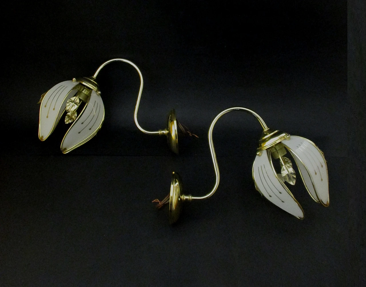 Pair of designer wall lights in brass and glass from the 1960s 4