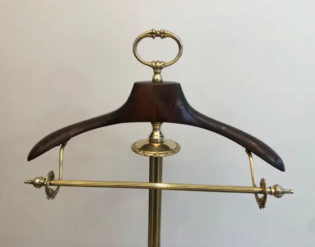 Neoclassical style brass and wood valet on casters, 1940s 7