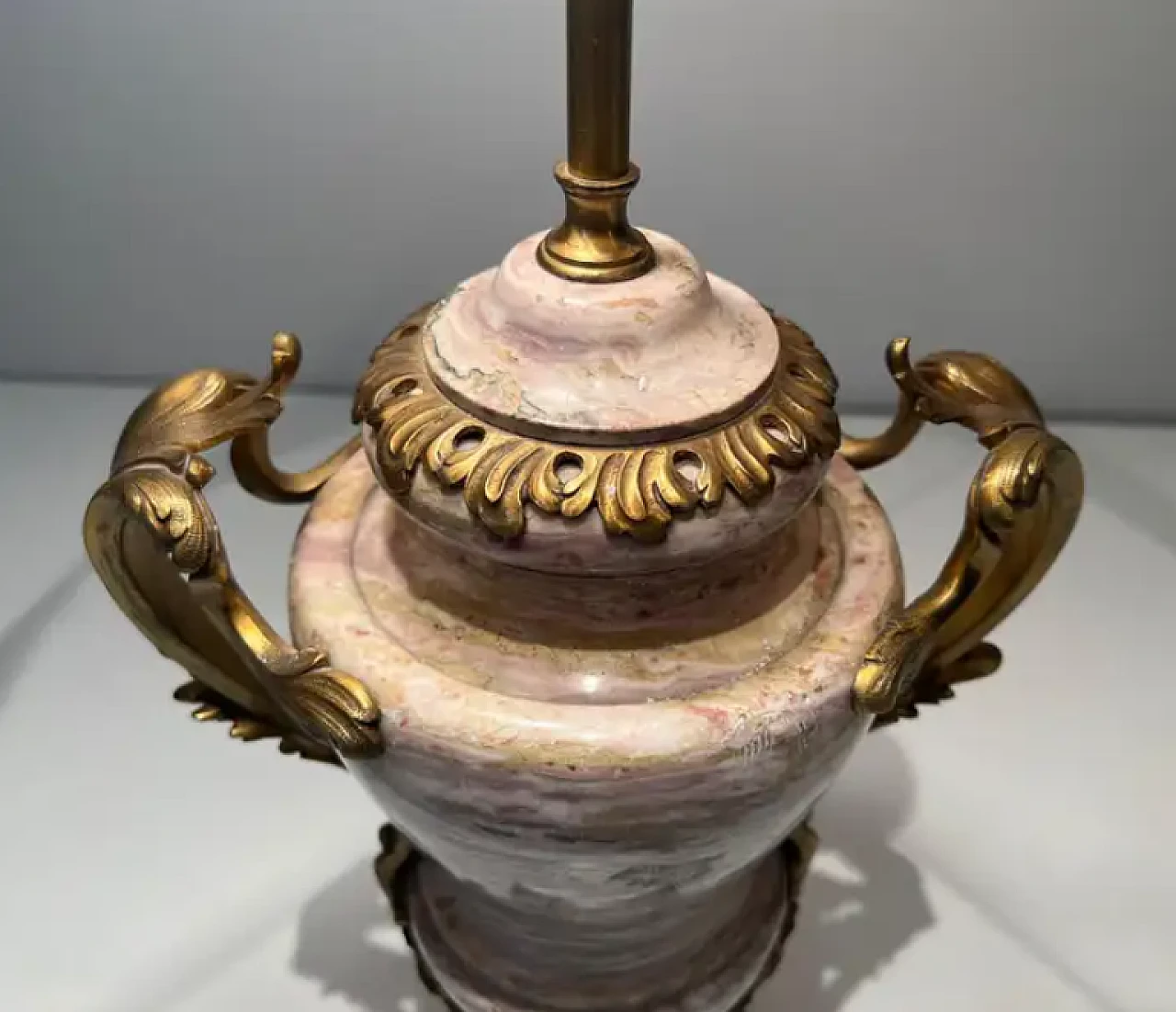 Large Louis XV style lamp in marble and bronze, 19th century 8