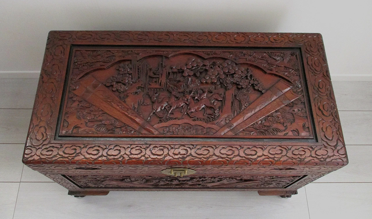 Chinese oriental trunk in carved wood , 20th century 3