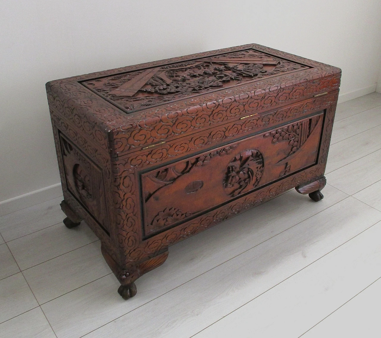 Chinese oriental trunk in carved wood , 20th century 6