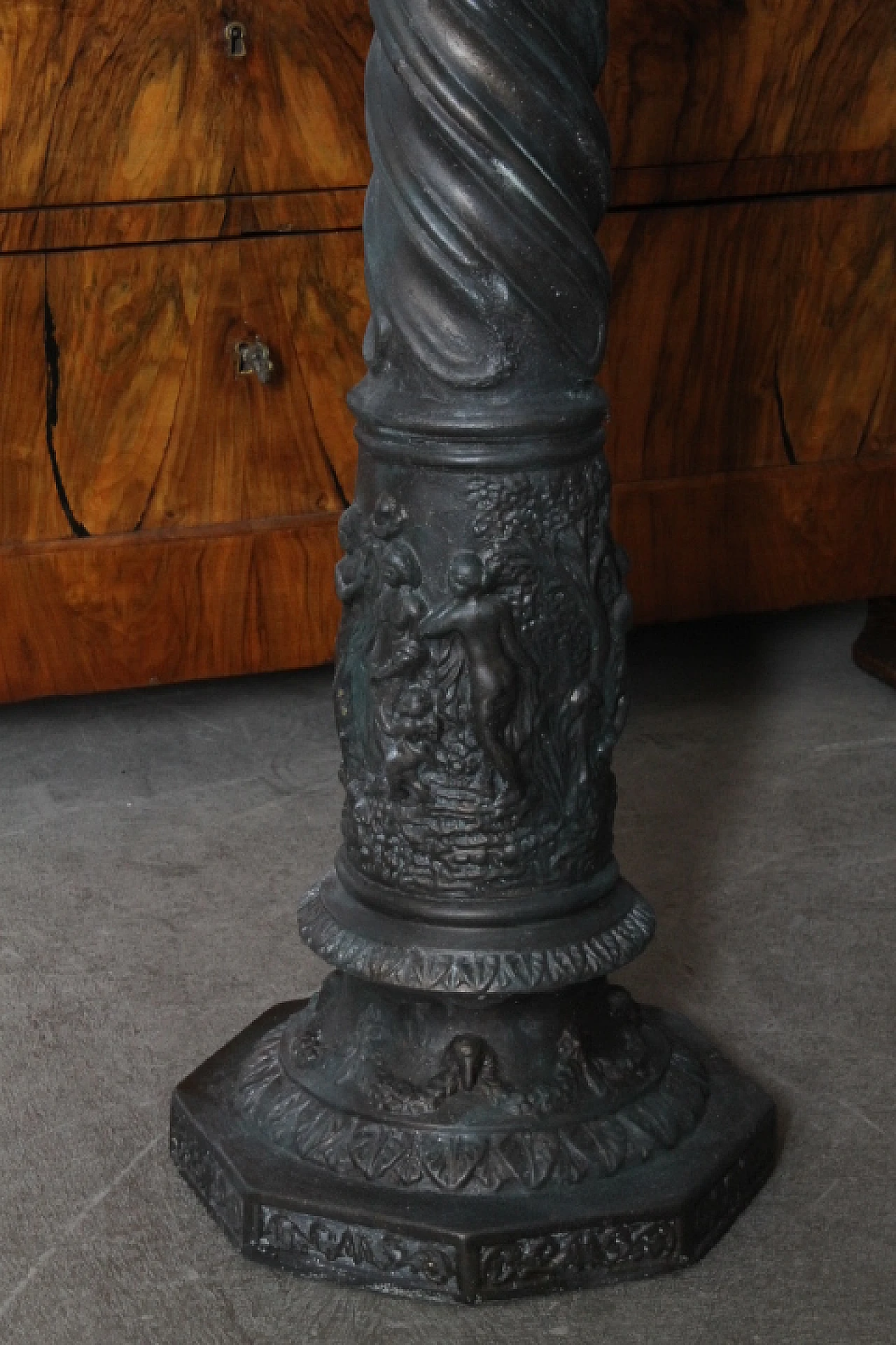 Column painted in bronze with classic scene reliefs, 20th century 2