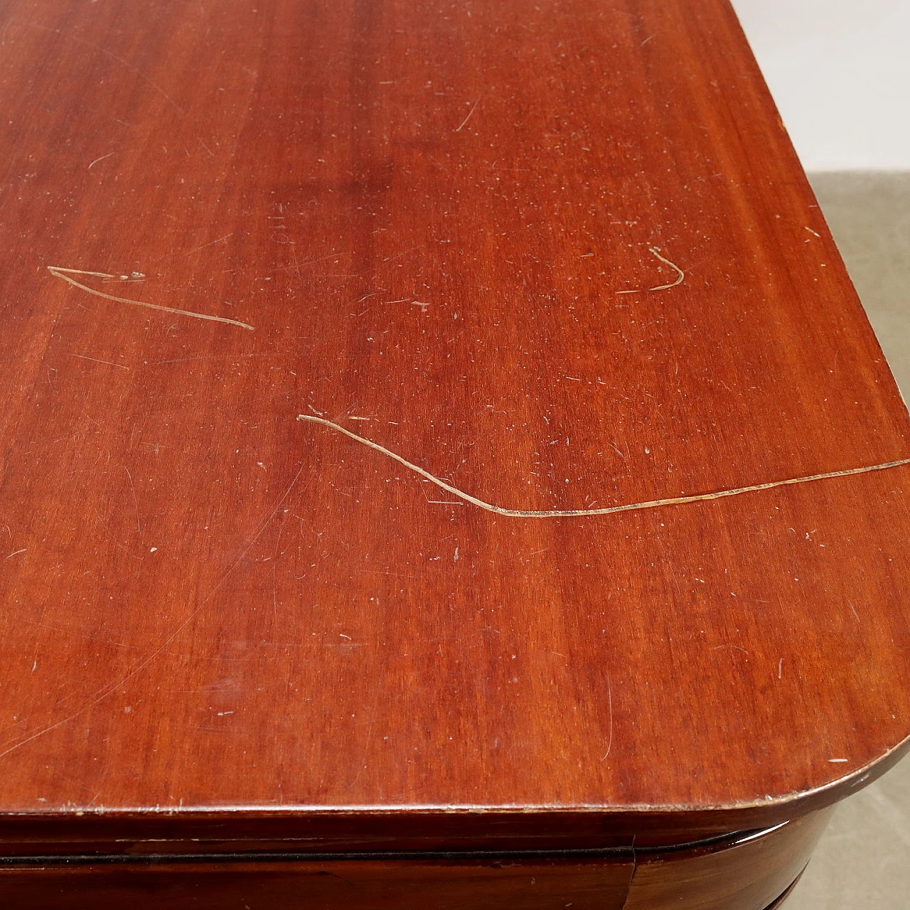 Mahogany veneered wooden shop counter with grissinate legs, 1960s 7