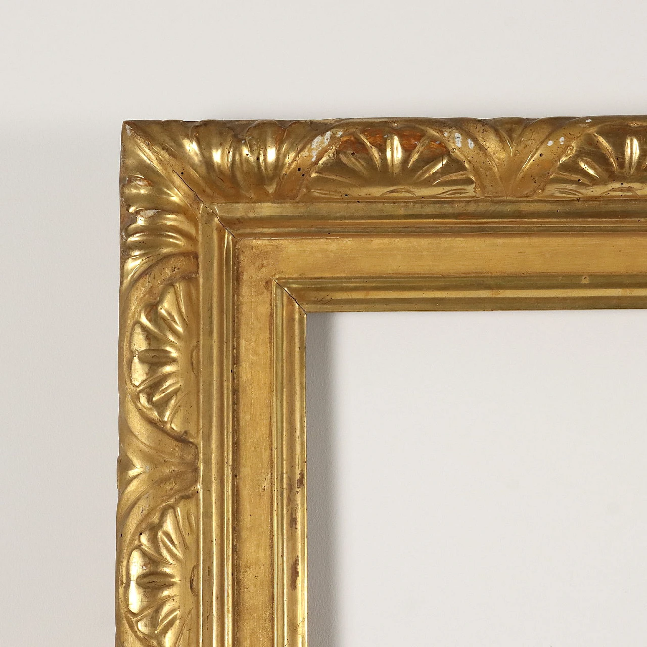 Carved and gilded wooden frame, mid-19th century 3