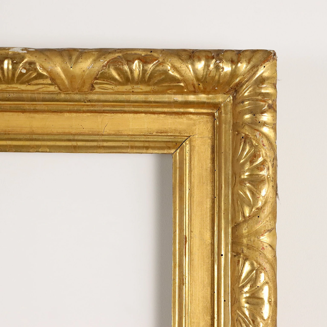 Carved and gilded wooden frame, mid-19th century 4