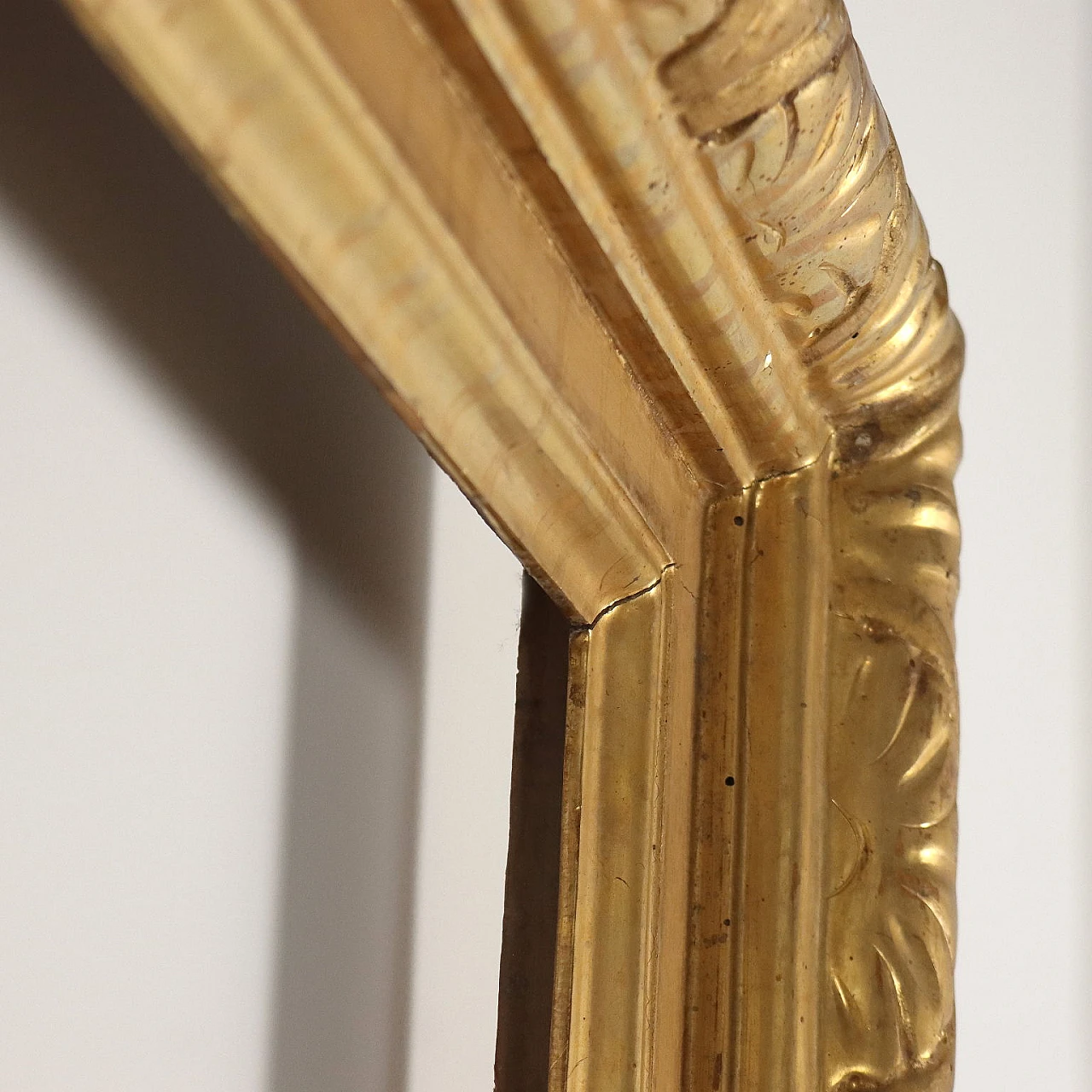 Carved and gilded wooden frame, mid-19th century 8