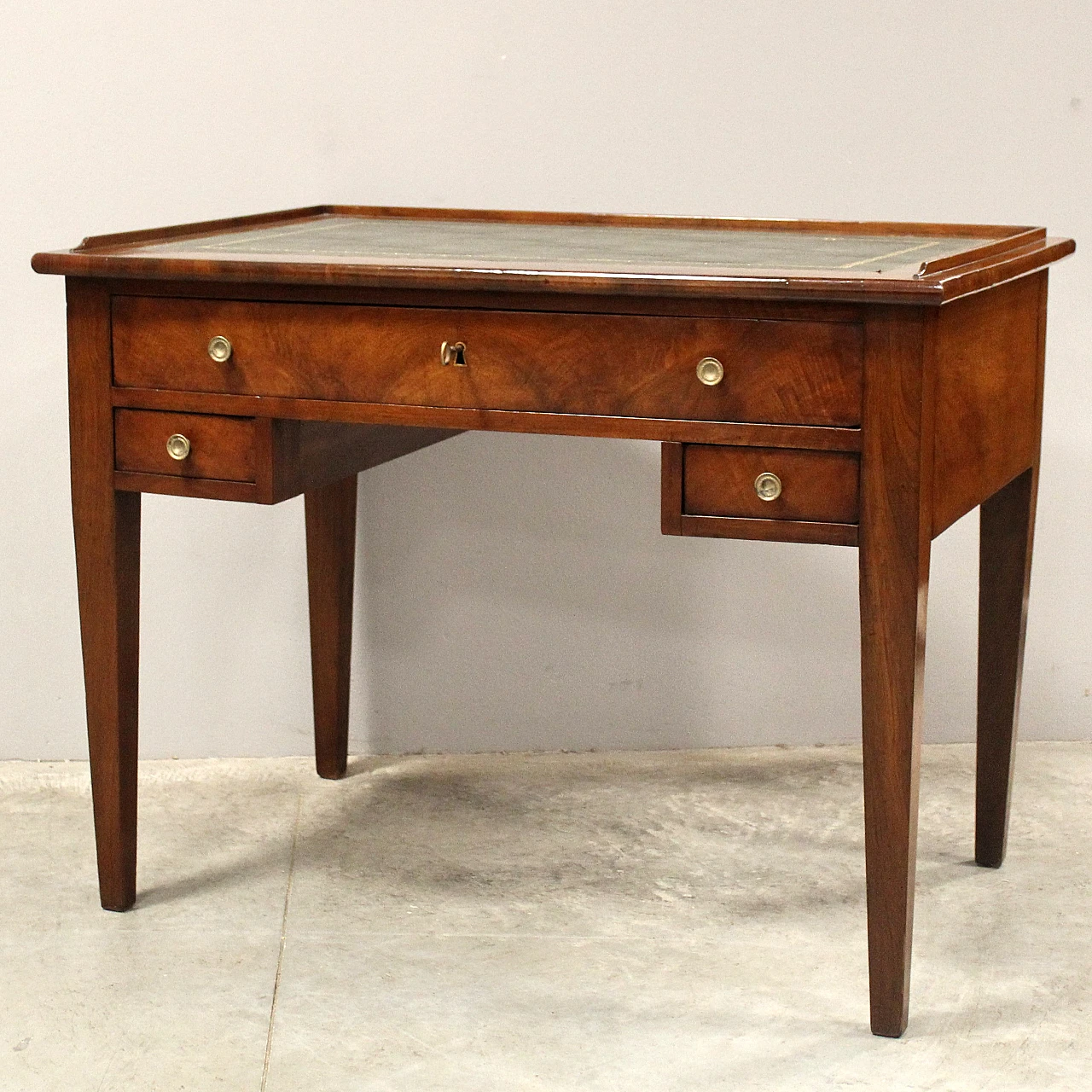 Direttorio writing desk in  Italian walnut, 19th century 1