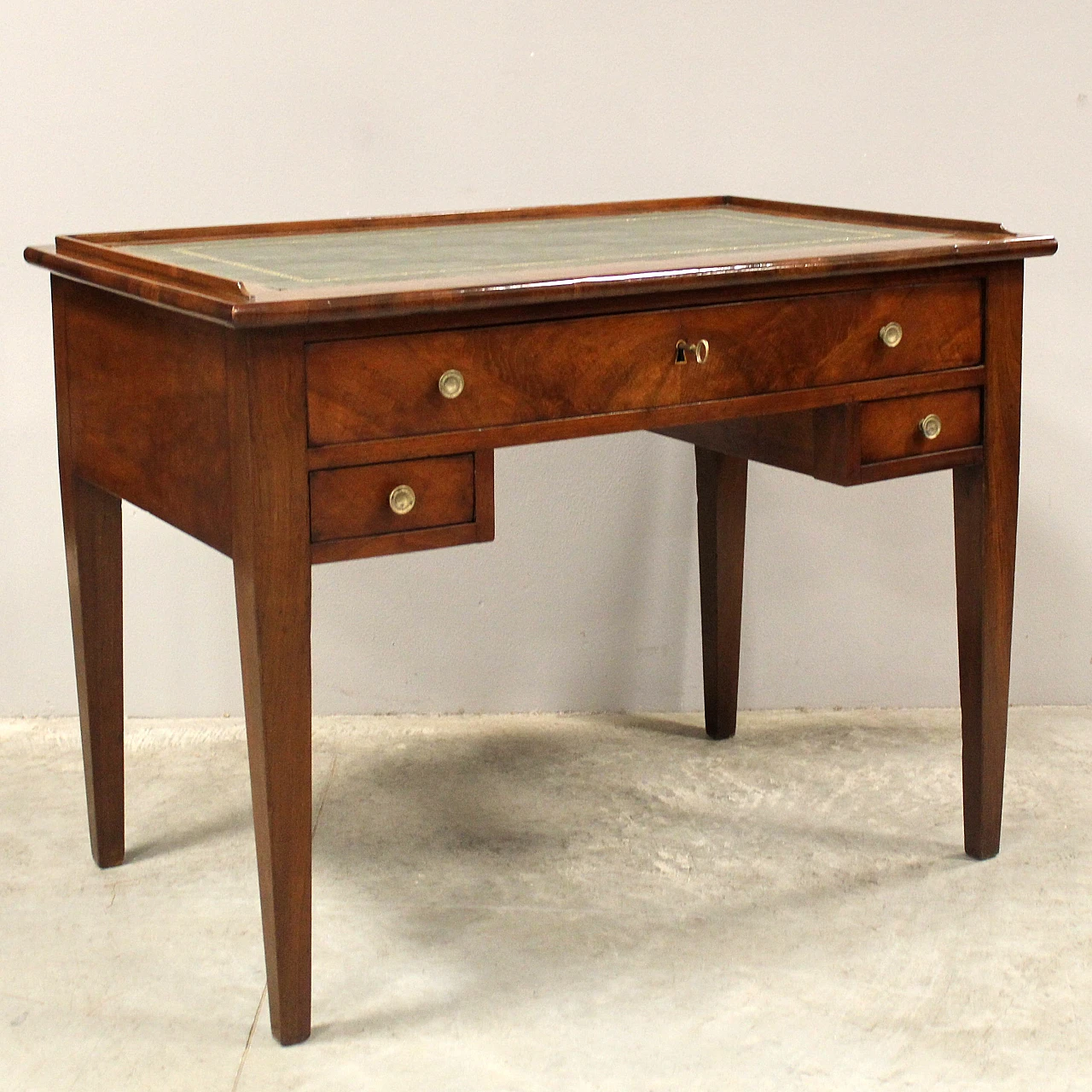 Direttorio writing desk in  Italian walnut, 19th century 2