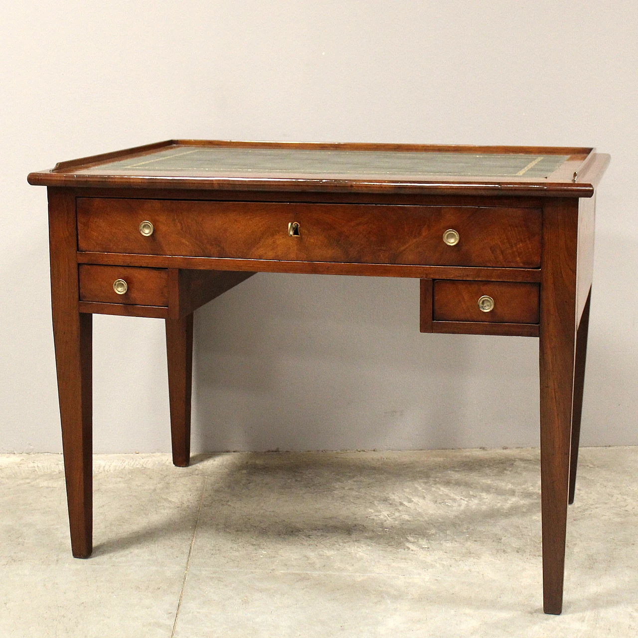 Direttorio writing desk in  Italian walnut, 19th century 3