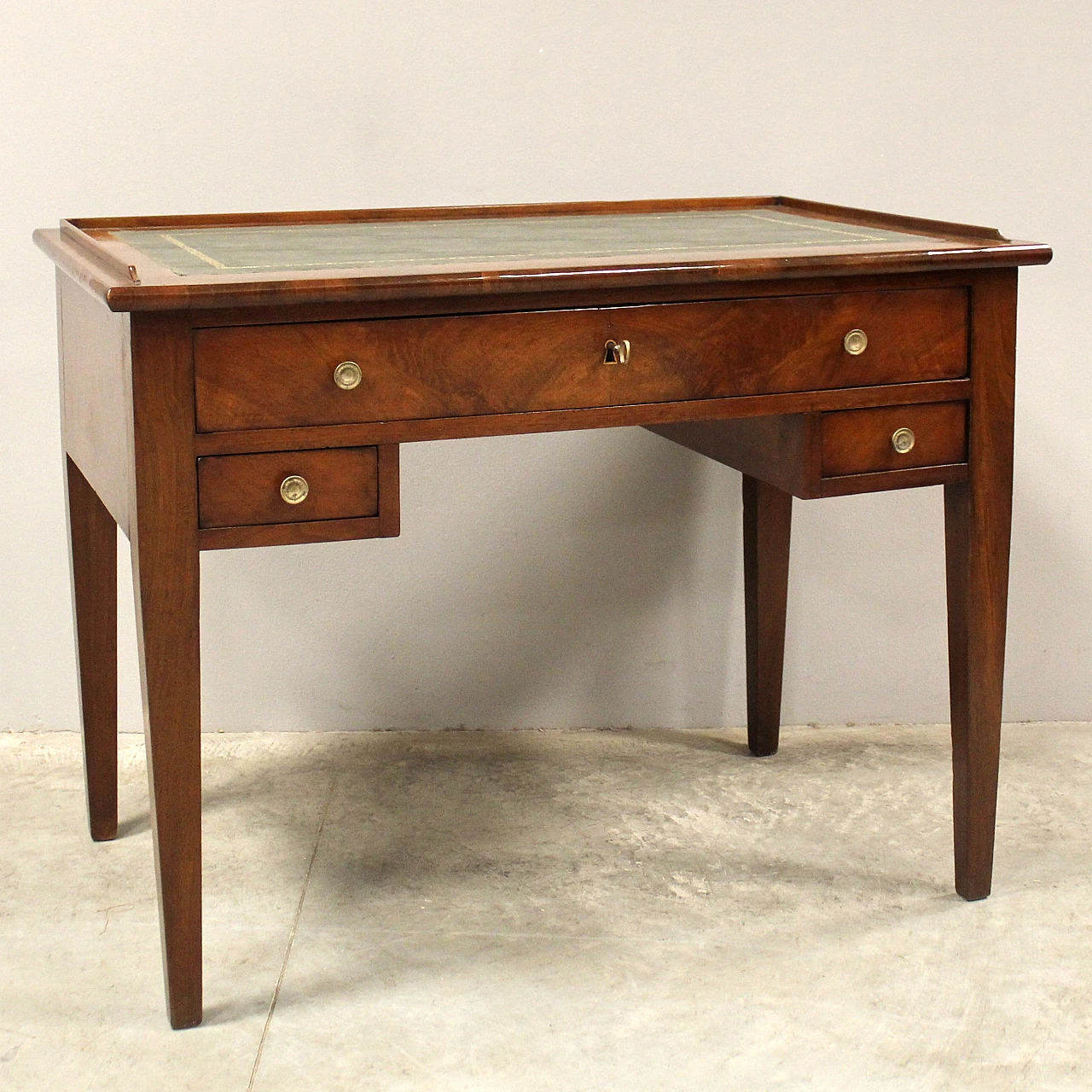 Direttorio writing desk in  Italian walnut, 19th century 4