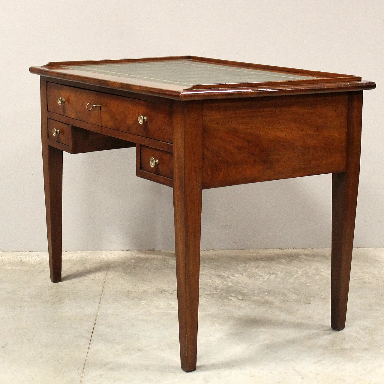 Direttorio writing desk in  Italian walnut, 19th century 5