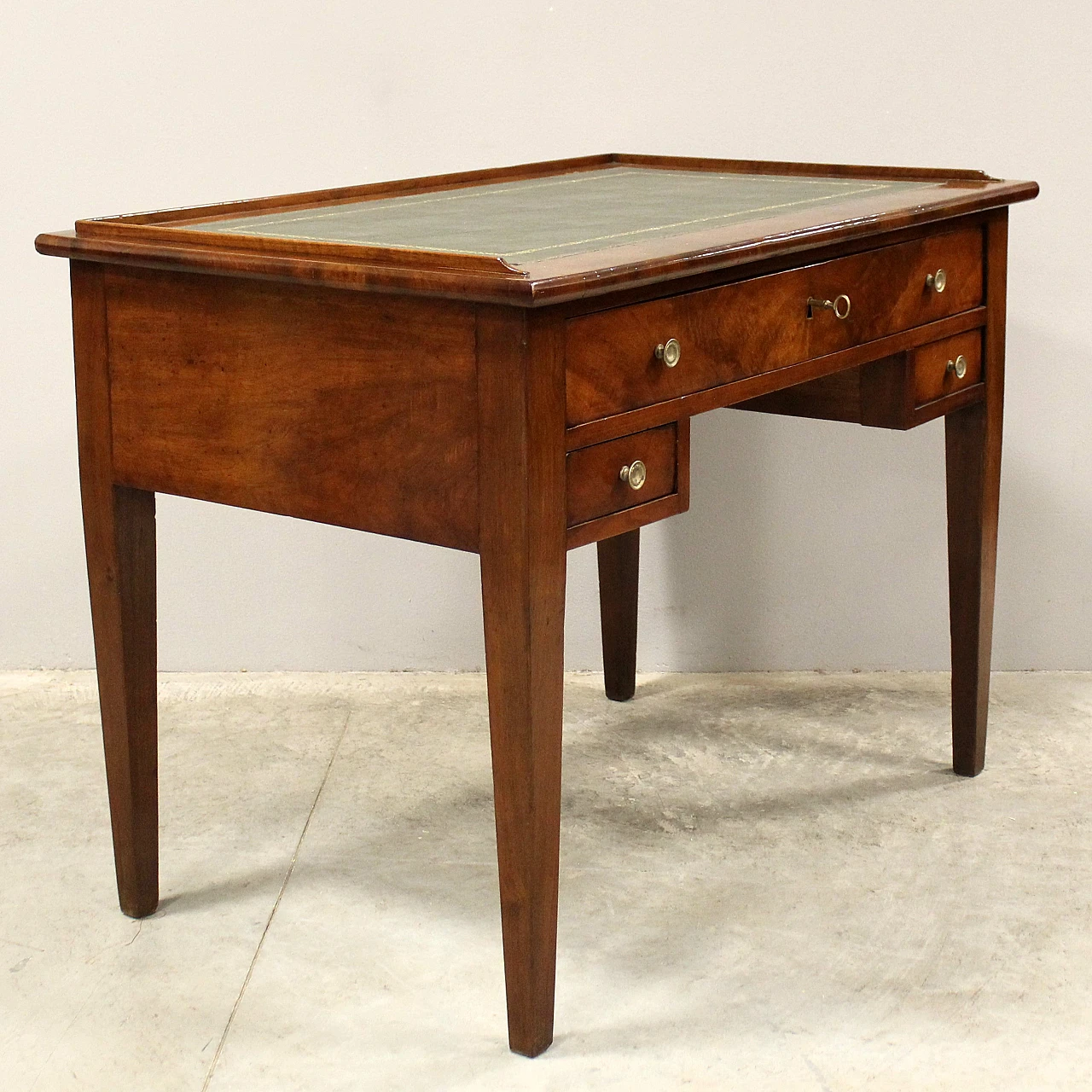 Direttorio writing desk in  Italian walnut, 19th century 6