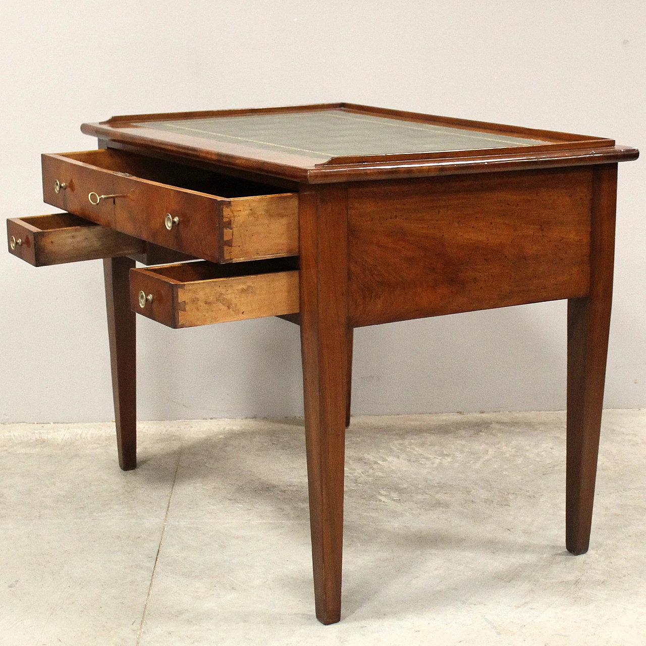 Direttorio writing desk in  Italian walnut, 19th century 7