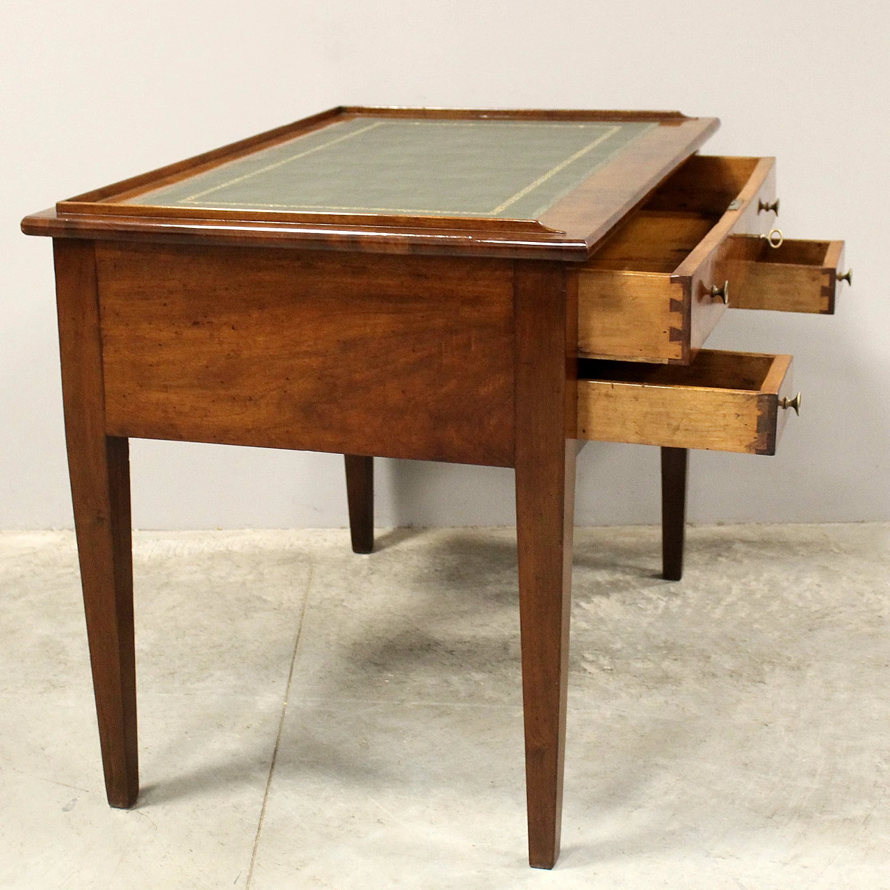 Direttorio writing desk in  Italian walnut, 19th century 8