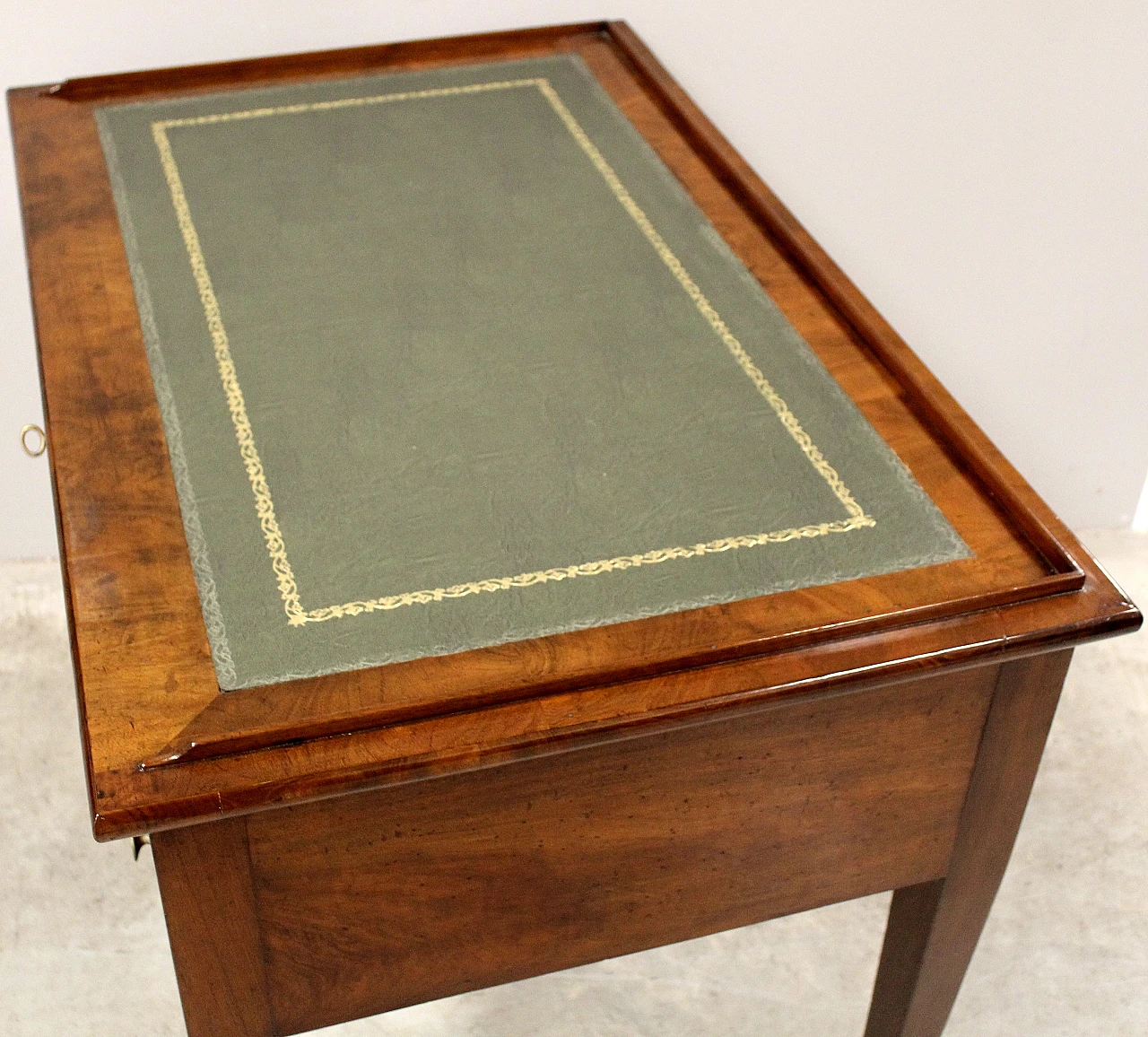 Direttorio writing desk in  Italian walnut, 19th century 9