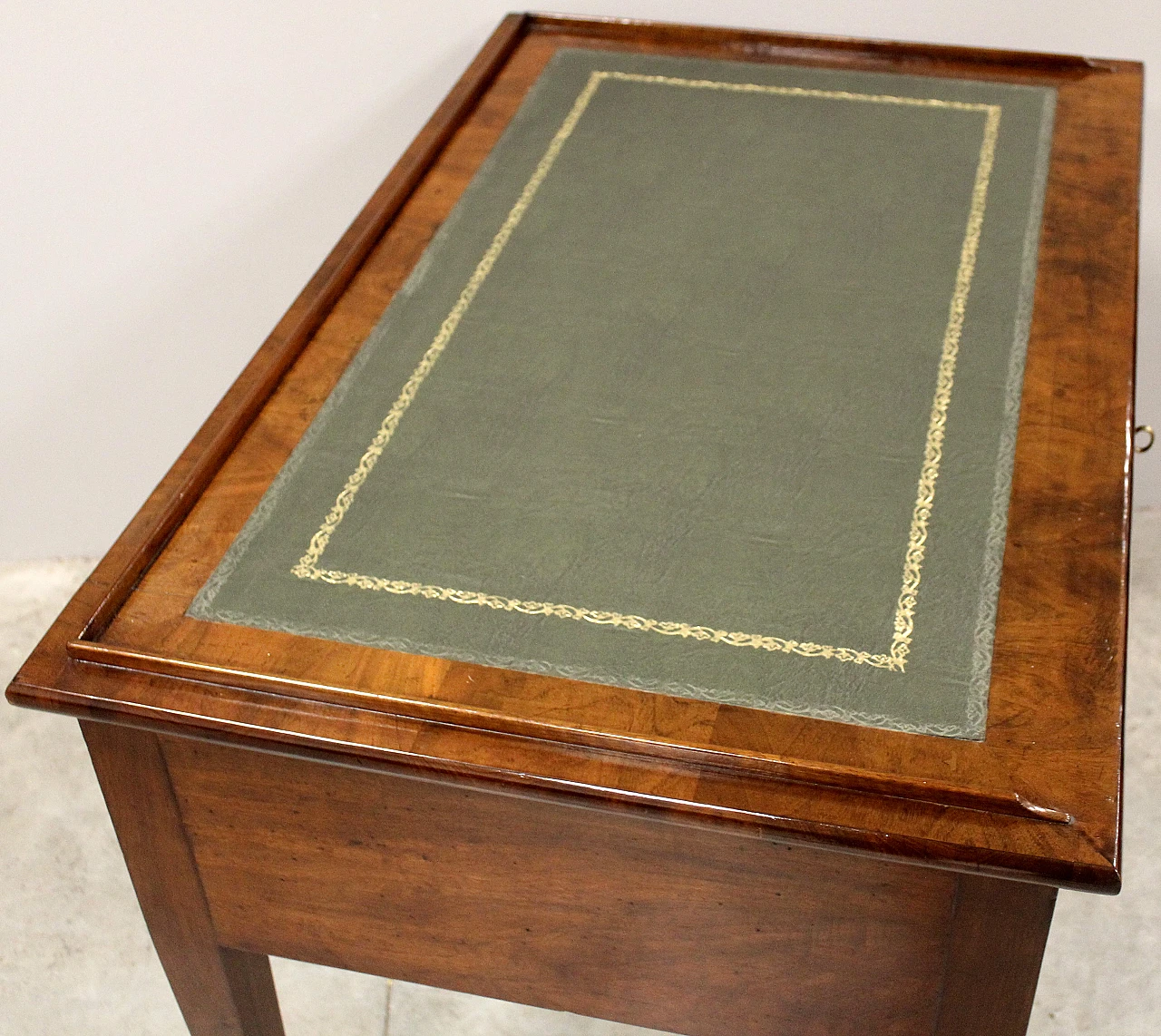 Direttorio writing desk in  Italian walnut, 19th century 10