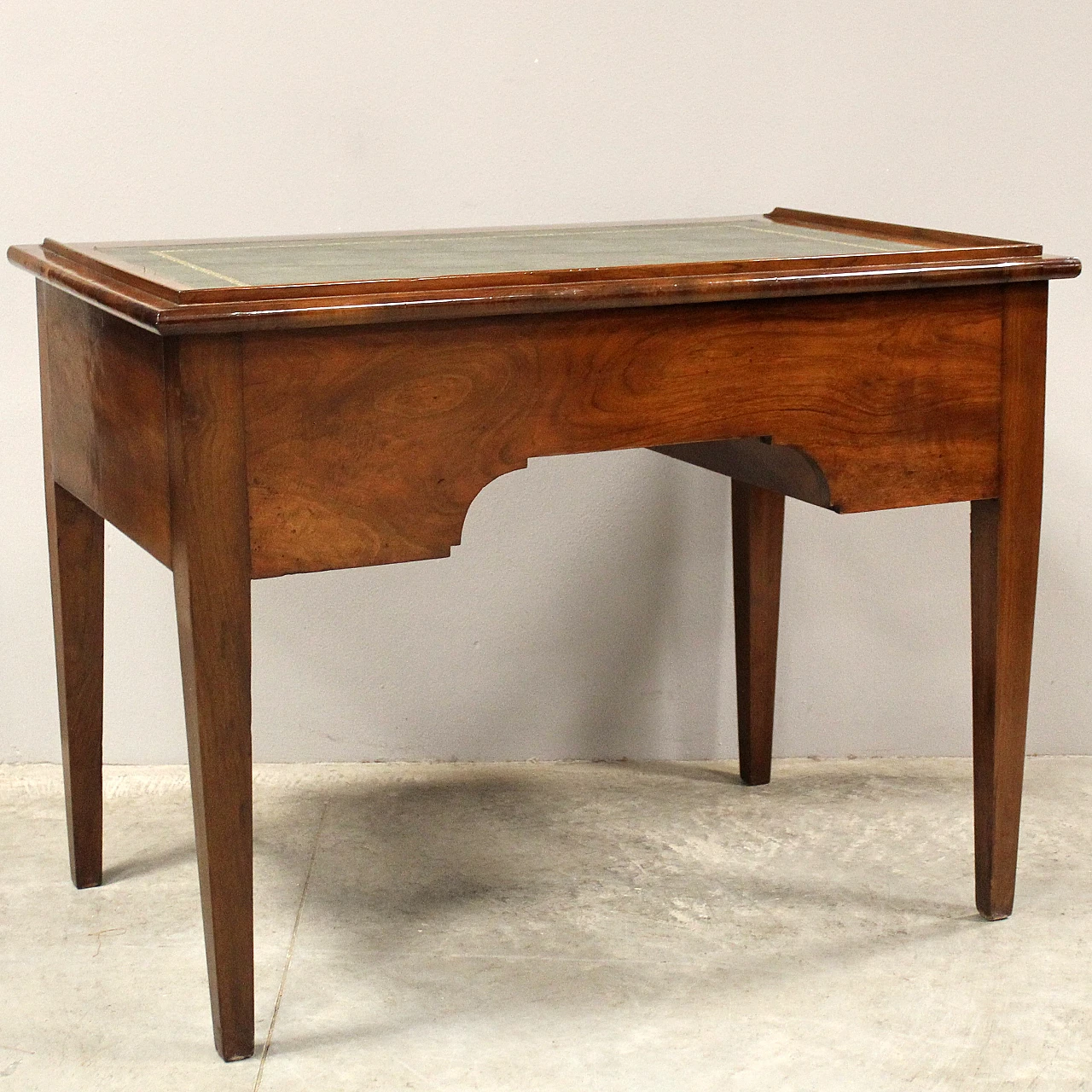 Direttorio writing desk in  Italian walnut, 19th century 14