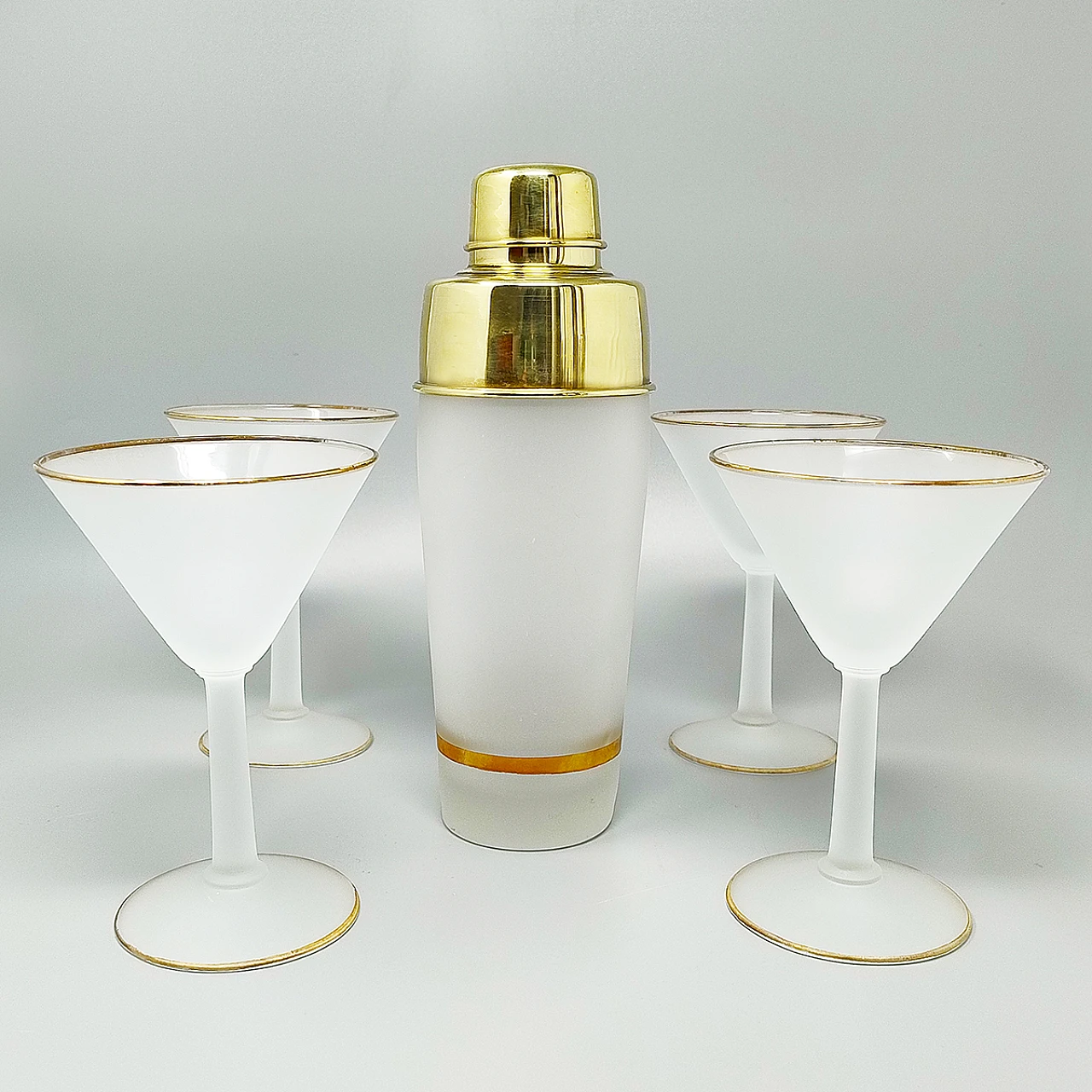 Cocktail shaker set with 4 Glasses, 1960s 2