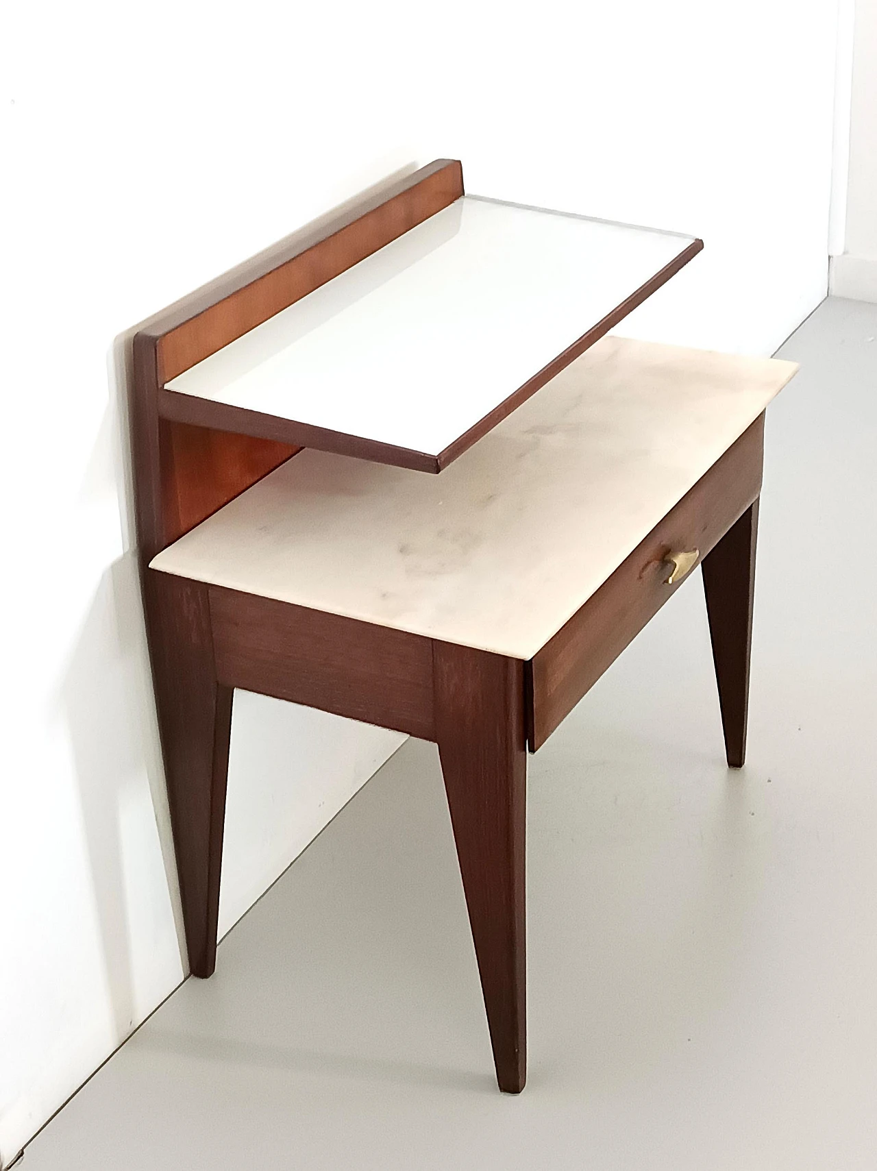 Single Nightstand in the style of Giò Ponti with Glass and Marble Shelves, Italy 5