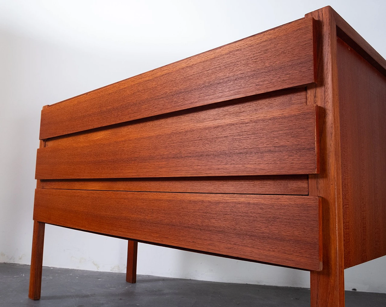 Teak chest of drawers, 1960s 6