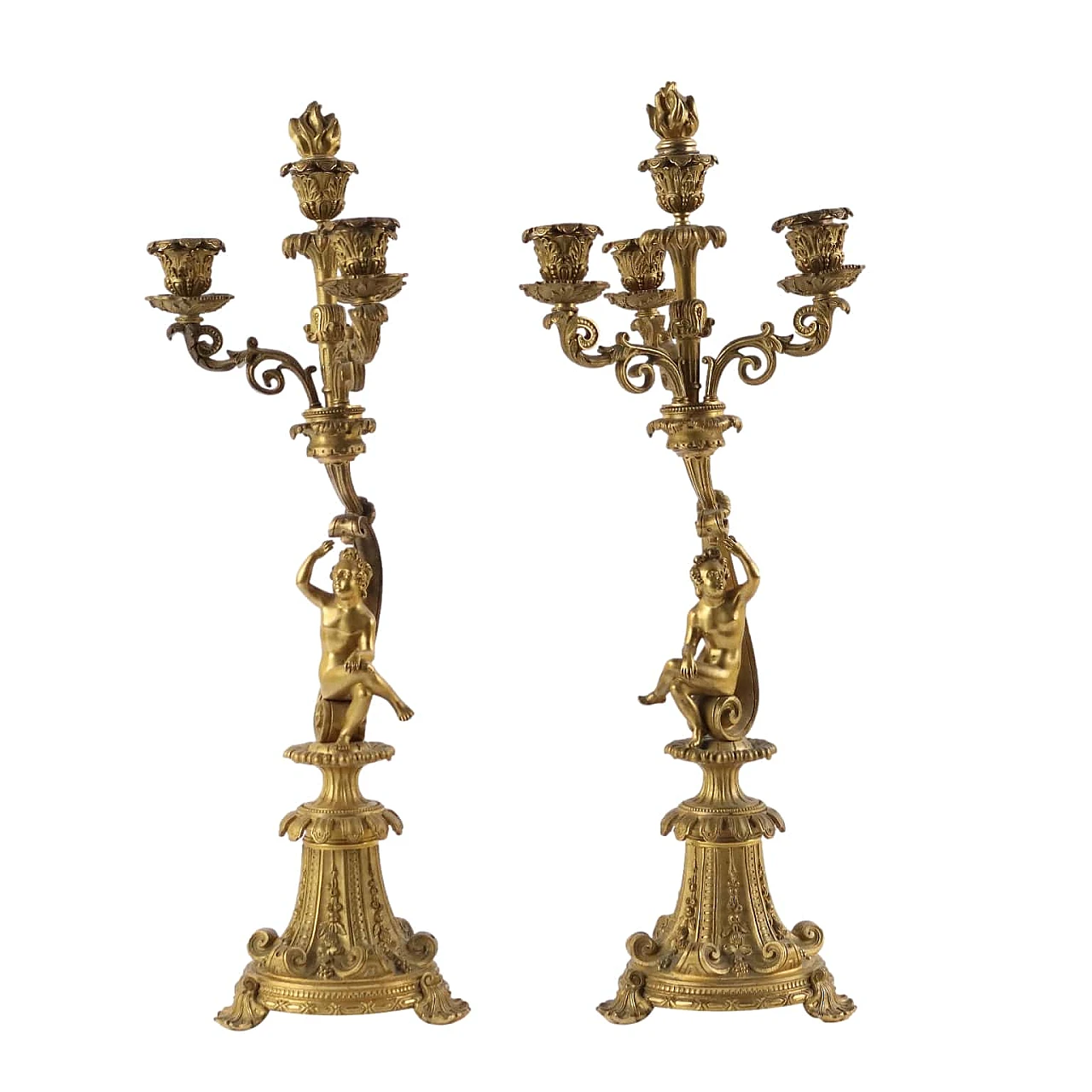 Coppia di Candelabri in Bronzo Dorato 1