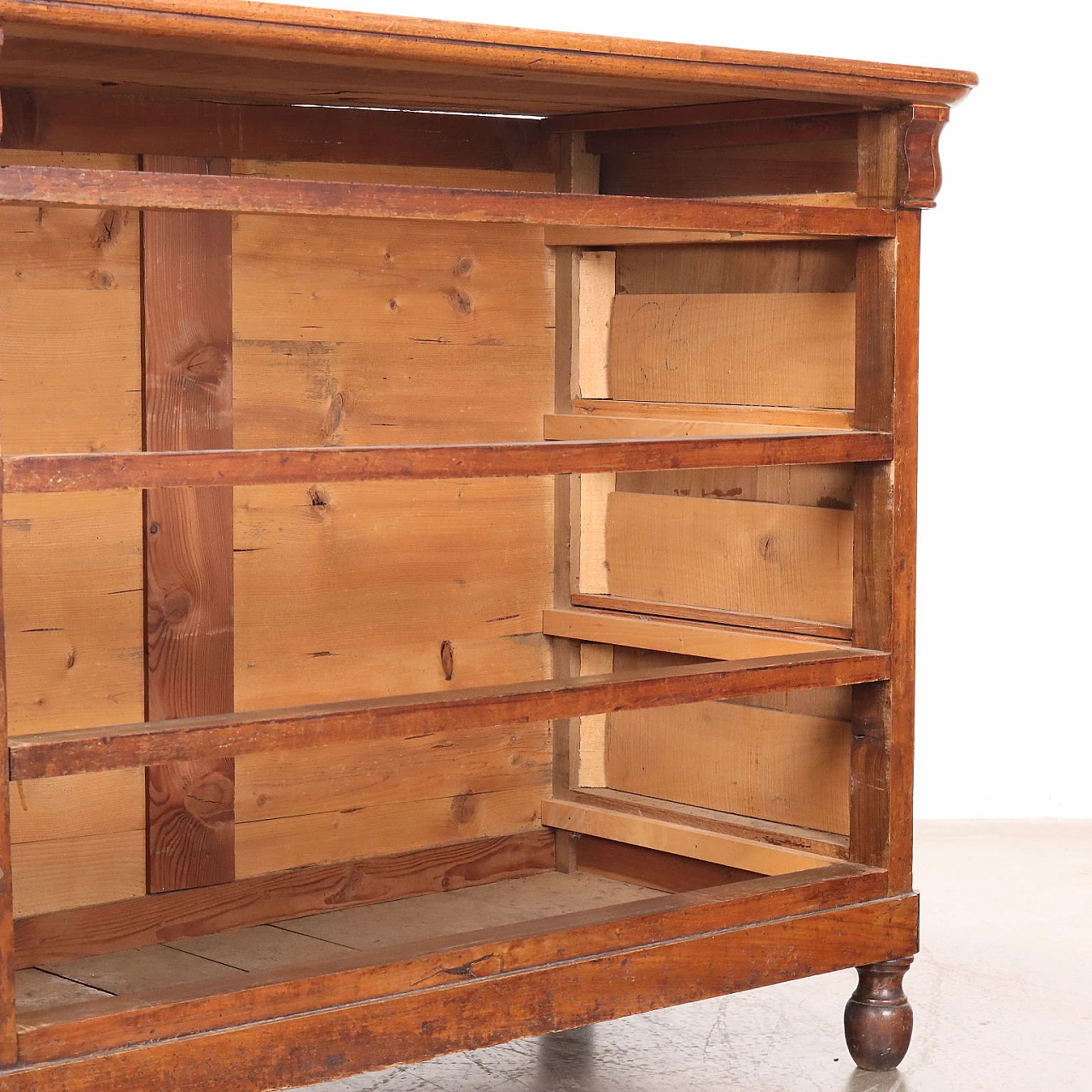 Charles X chest of drawers in walnut, late 19th century 8