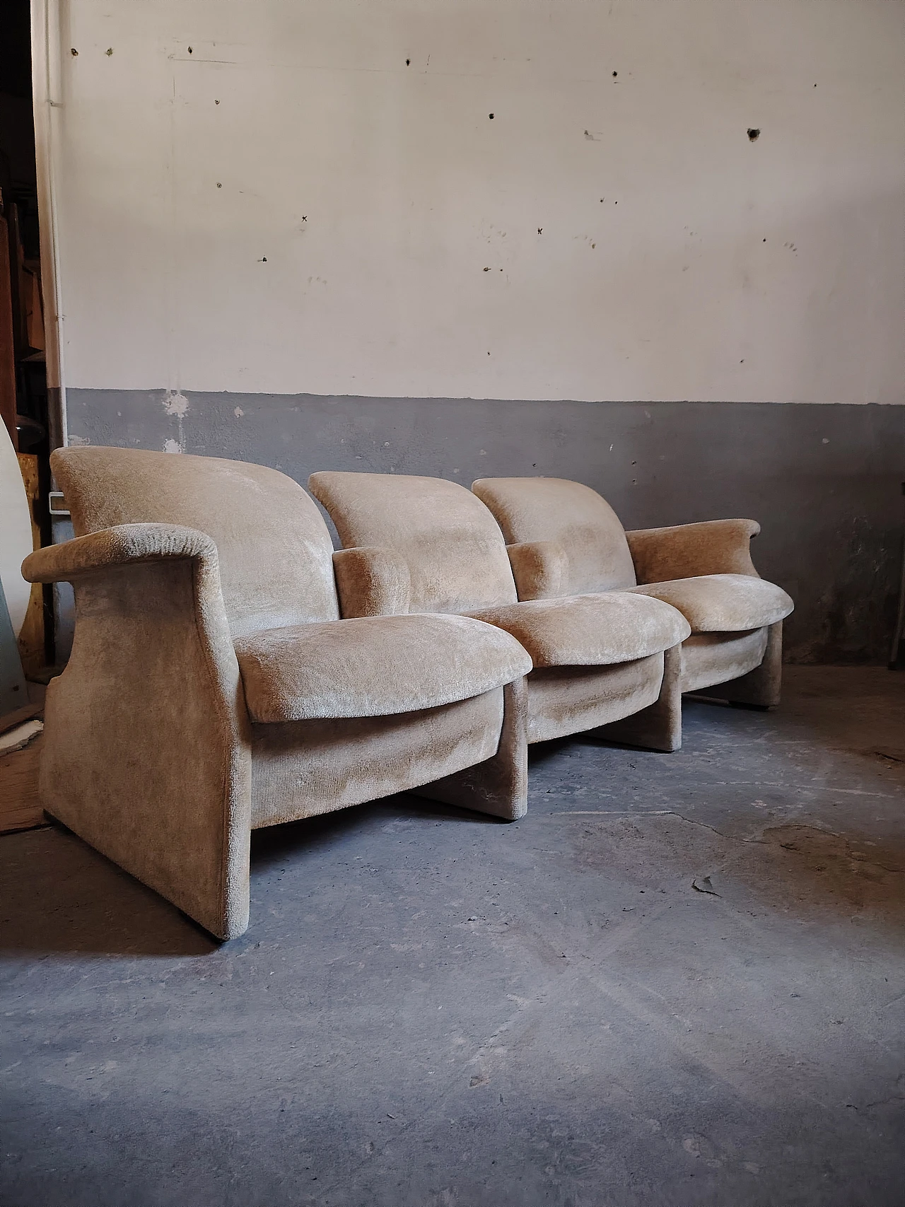 Sforzesca three seater sofa by Simon Gavina, 1980s 4