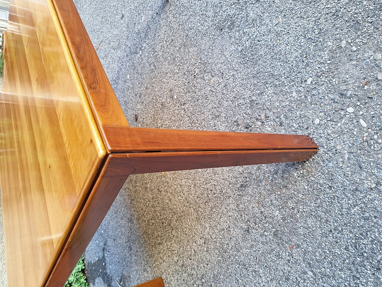 Tavolo in legno chiaro di Carlo Scarpa per Stildomus, anni '70 6