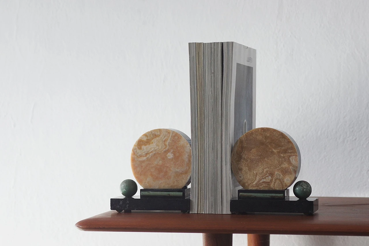 Pair of Art Deco bookends in marble, 1930s 4