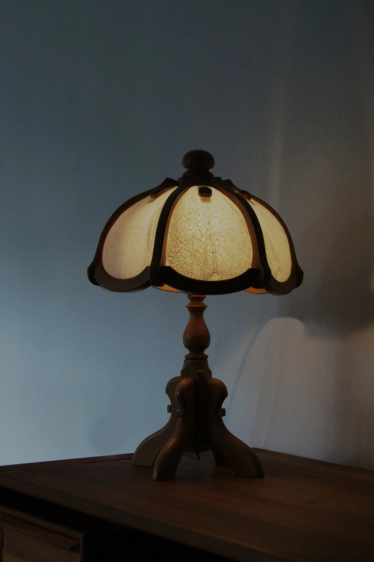 Lampada da tavolo in legno e vetro di Asmuth Leuchten, anni '70 5